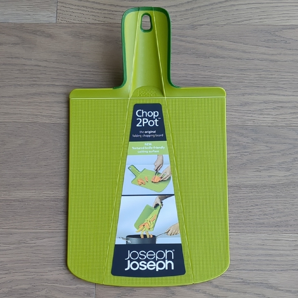 Joseph Joseph Green Chop2Pot Folding Cutting Board